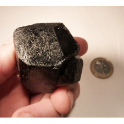 Tourmaline en cristal biterminé avec macle