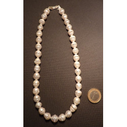 collier en perles d'eau douce avec strass