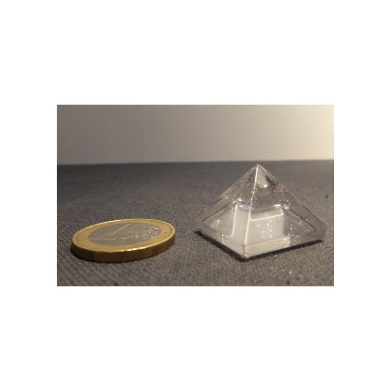 pyramide en cristal de roche