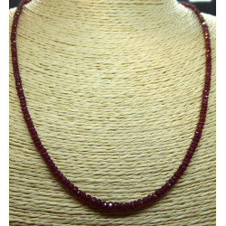 collier de rubis