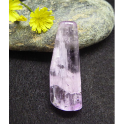 Kunzite, purple gemstone from Pakistan