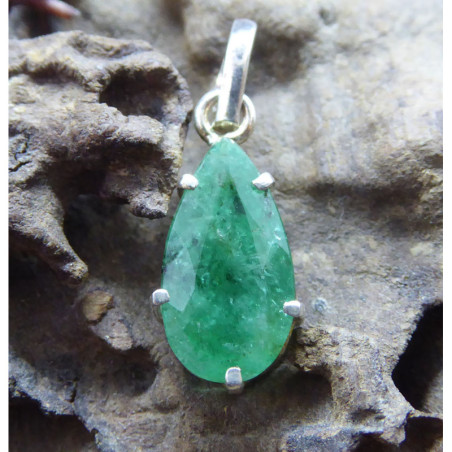 Pendentif Goutte en Emeraude et Argent 925