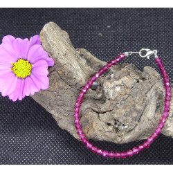 Bracelet en rubis facetté et fin