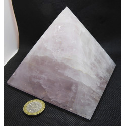 pyramide en quartz rose