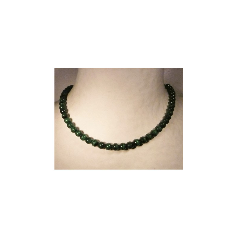 collier en malachite ras du cou